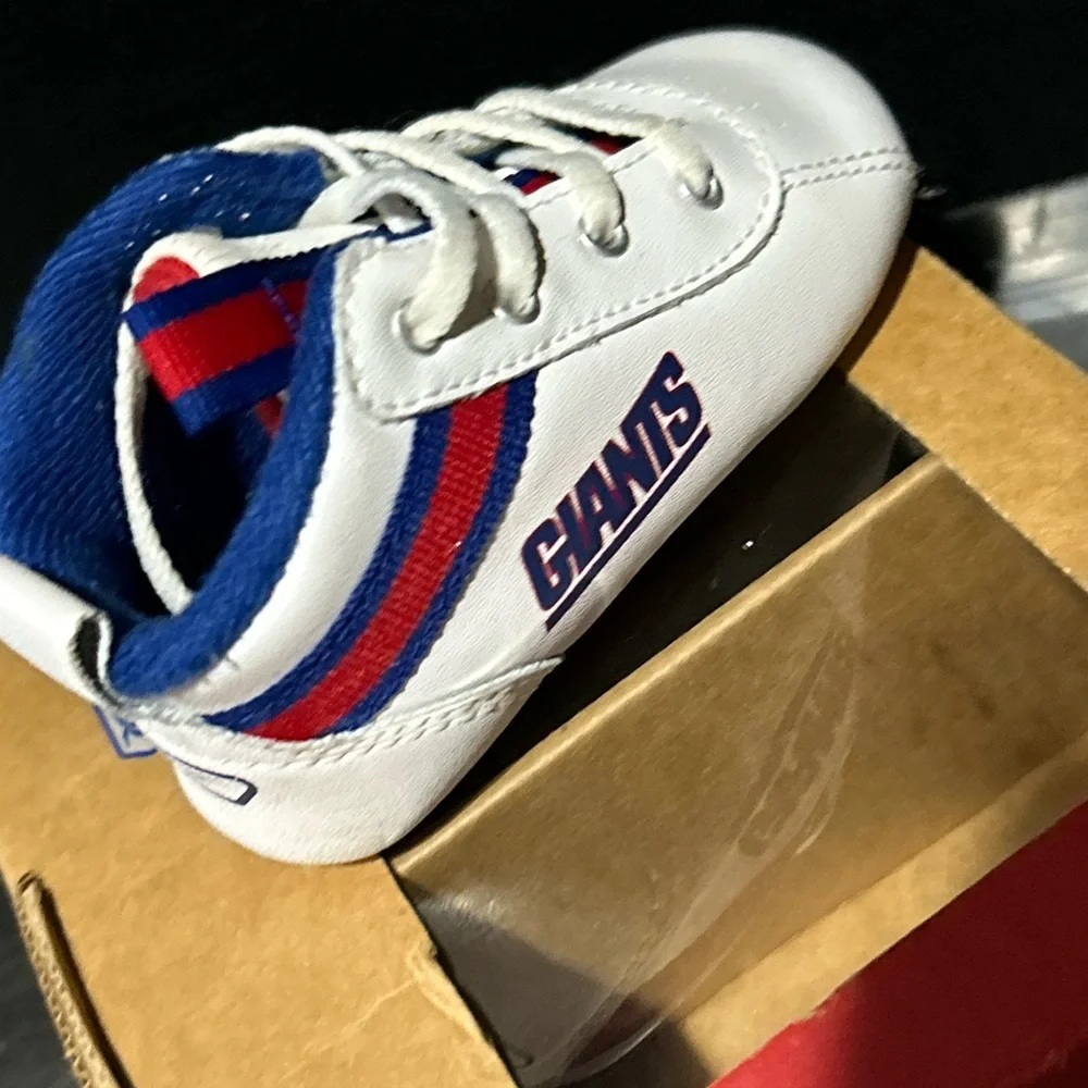 New York Giants Shoes - Picture 6 of 10
